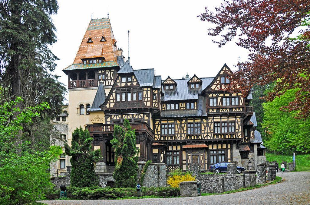 Castelul Pelișor – detalii arhitecturale