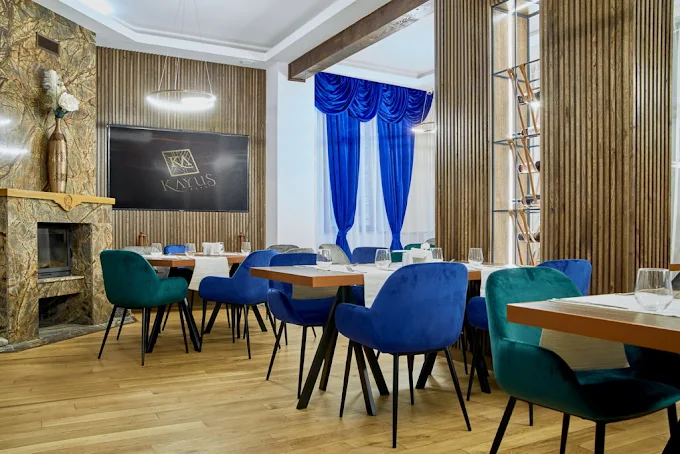 Kayus Bușteni, restaurant de hotel cu atmosferă premium