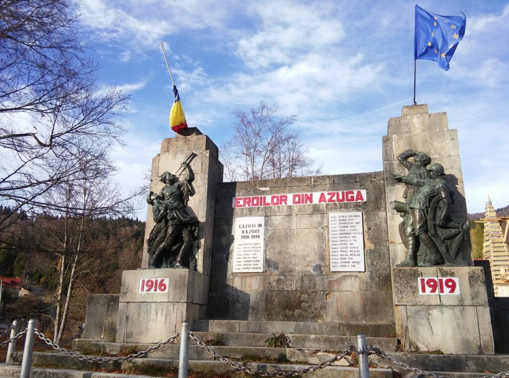 Monumentul Ecaterina Teodoroiu din Azuga, grup statuar din bronz