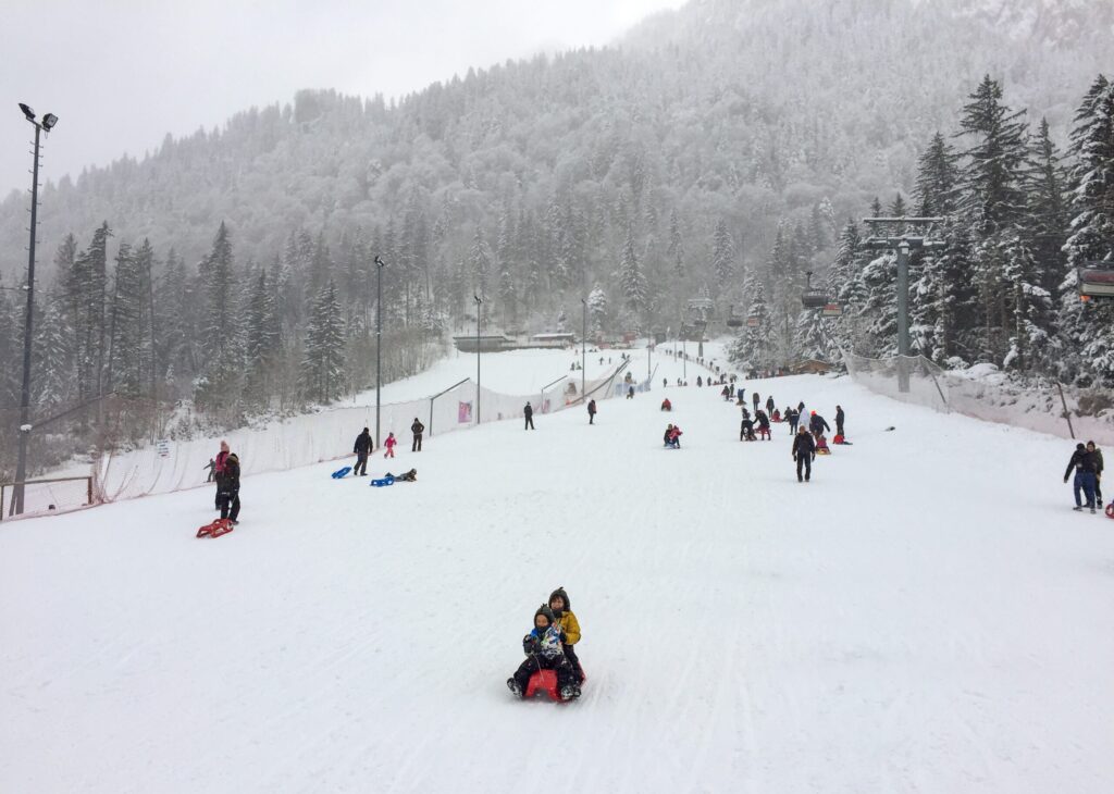Sanius si tubing iarna Valea Prahovei