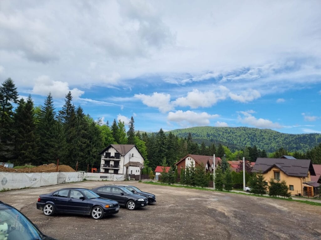 Mănăstirea Caraiman și panorama din Bușteni