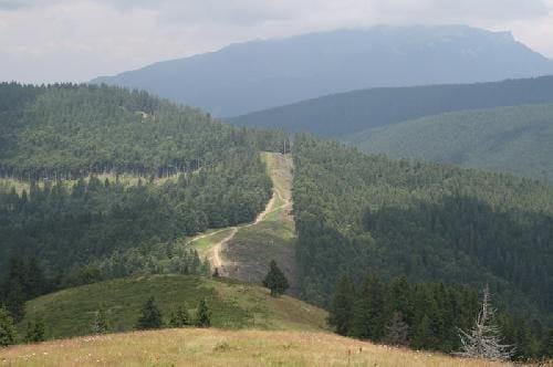Culmea Clăbucetul Taurului și panorama montană din Munții Baiului