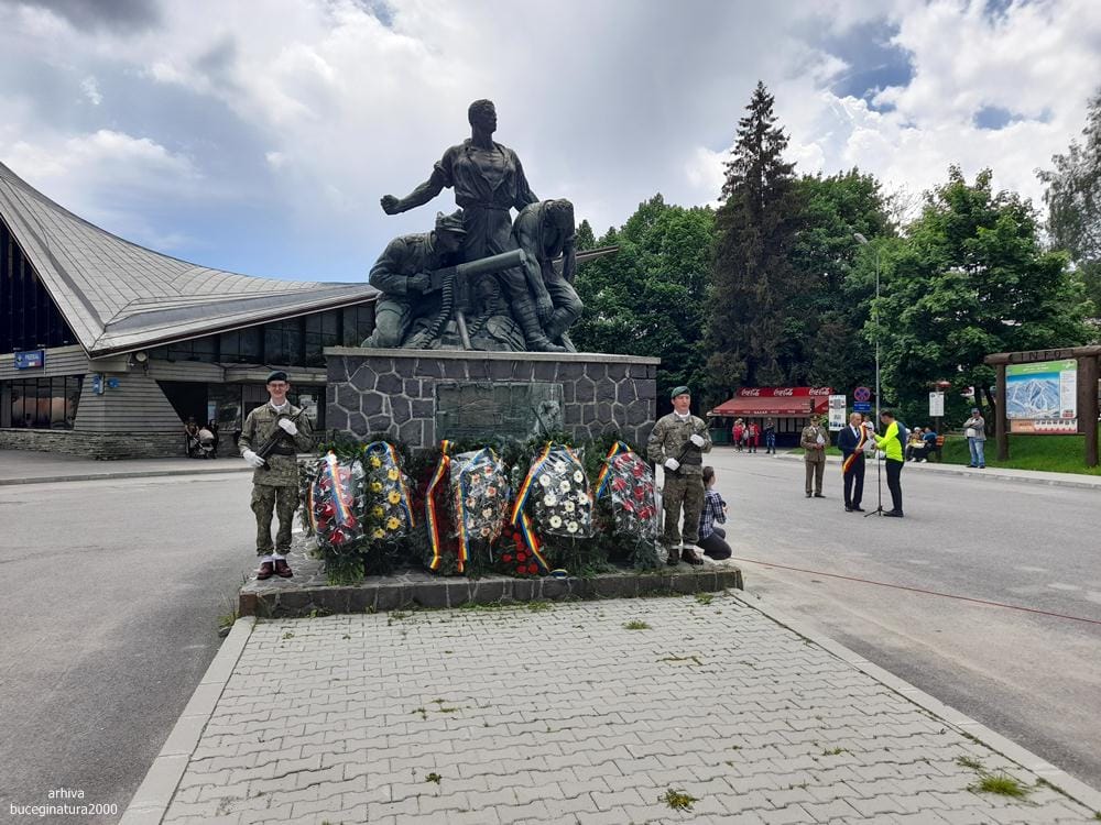 Ceremonie la Monumentul Eroilor din Predeal