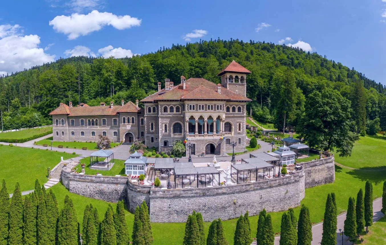 Castelul Cantacuzino și Bucegii – Bușteni