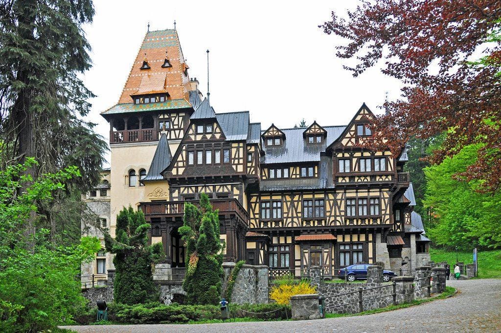 Castelul Pelișor vara