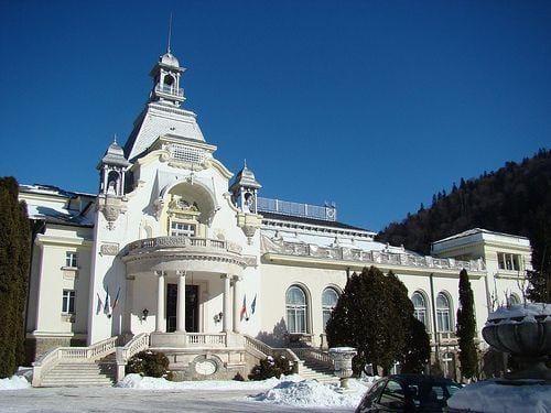 Cazinoul din Sinaia, obiectiv indoor potrivit pe ploaie