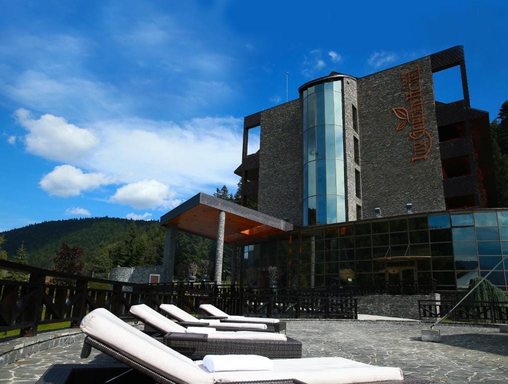 Lux Garden Hotel Azuga – hotel pentru relaxare și schi în Azuga