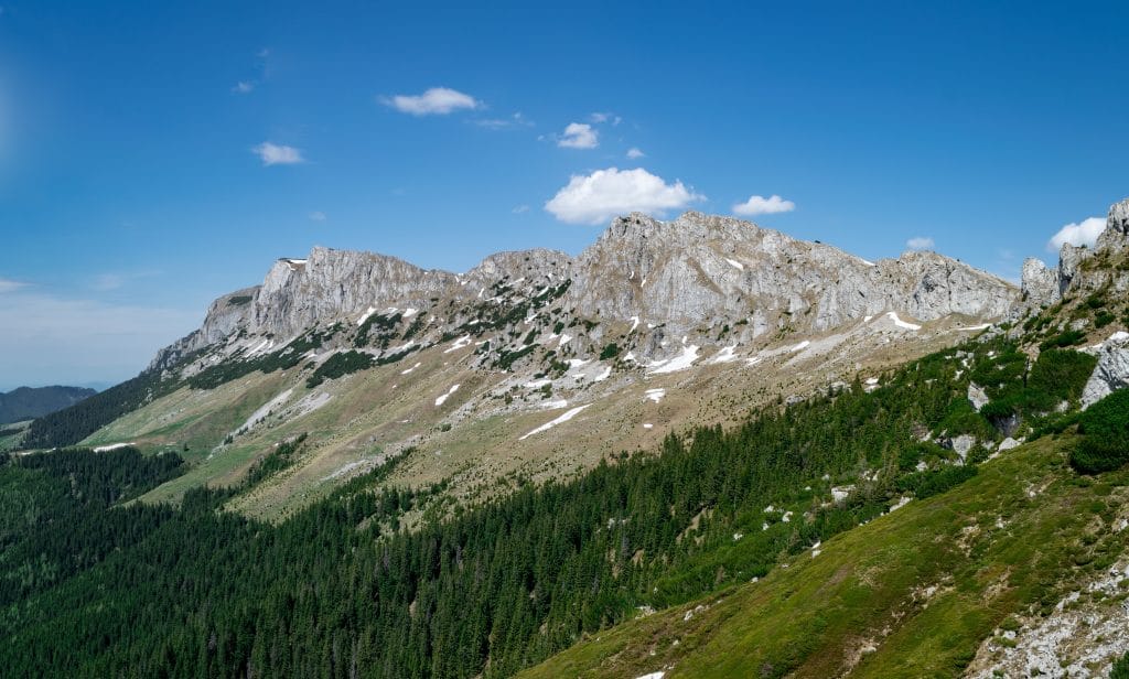 Panoramă alpină de pe Platoul Bucegi