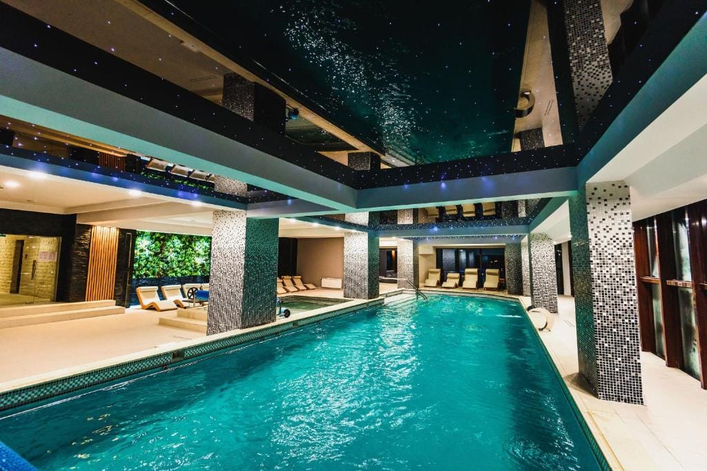 Carpat Inn Azuga – piscină interioară încălzită din zona SPA