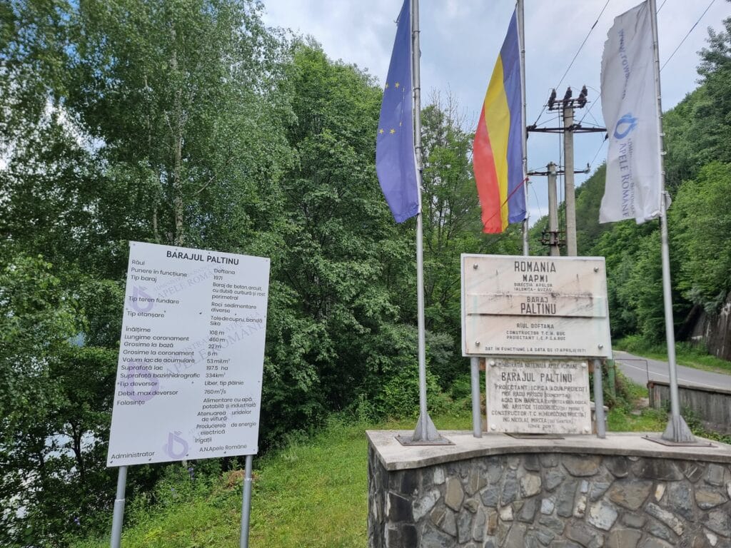 Barajul și Lacul Paltinu în Valea Doftanei