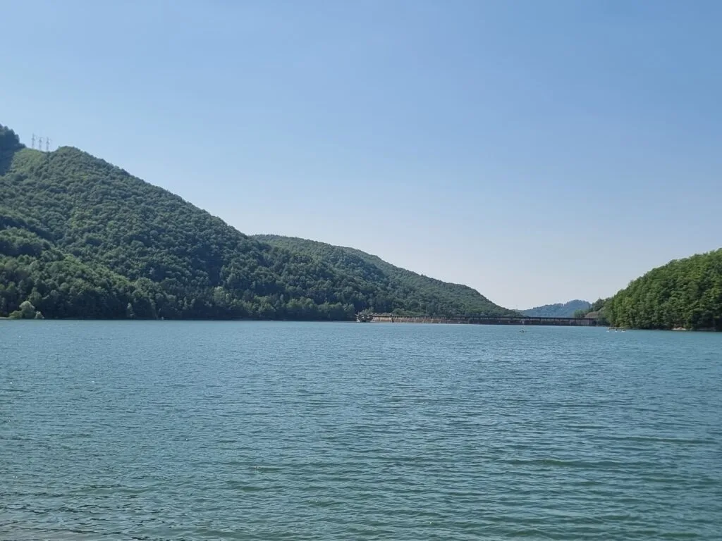 Lacul Paltinu din Valea Doftanei
