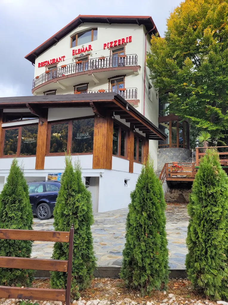 Pensiunea Elemar și restaurantul din Azuga