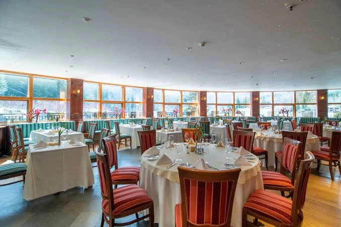 Restaurant The Lodge de la Hotel Lux Garden Azuga