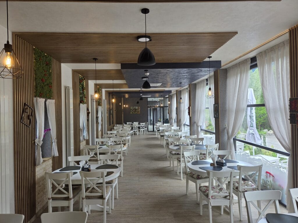 Interiorul Trotta Restaurant