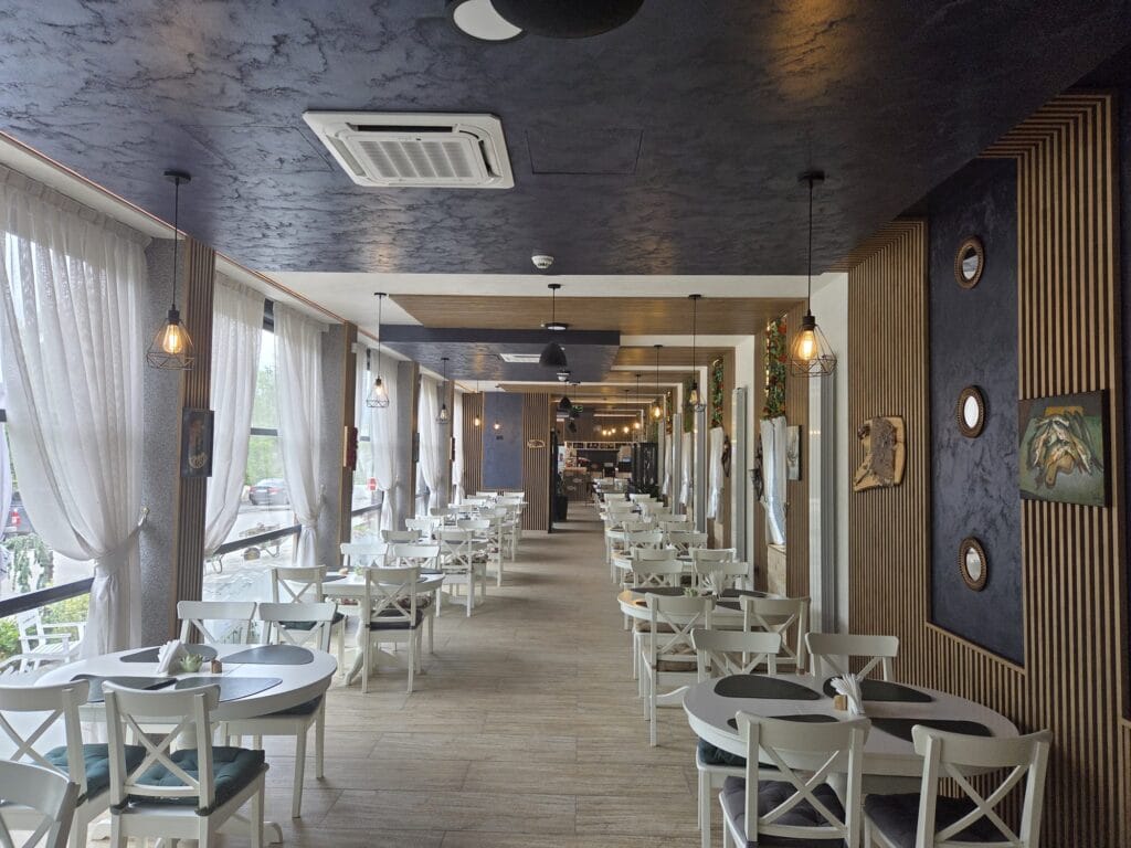 Trotta Restaurant Bușteni – sală de restaurant pentru grupuri și evenimente