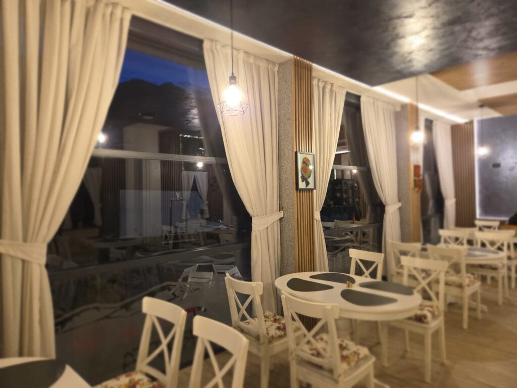 Terasa Trotta Restaurant din Bușteni