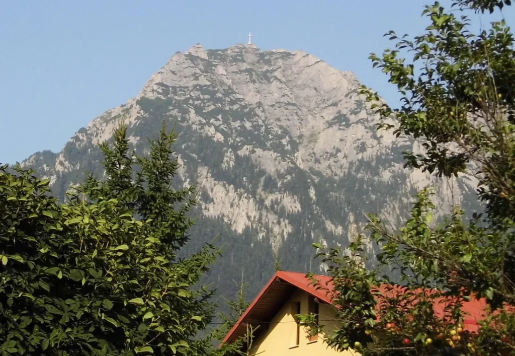 Bușteni și Masivul Caraiman, vedere montană