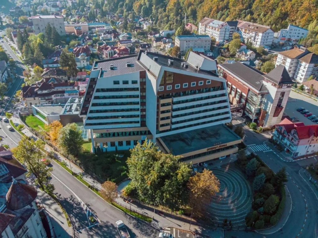 Hotel și panoramă urbană pentru cazare în Sinaia