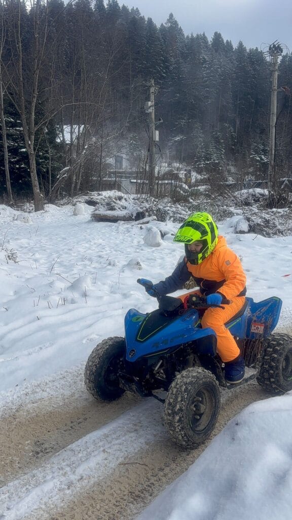 ATV copii circuit Azuga ATV copii Azuga circuit permanent imprejmiut