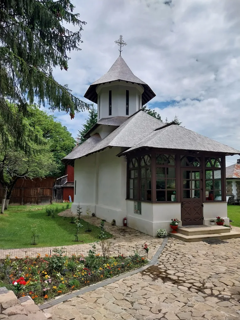 Schitul Lespezi din Posada, Comarnic, biserica Sfânta Treime, ctitorie cantacuzină
