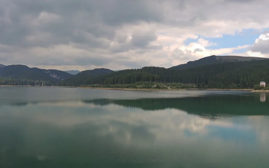 Excursii organizate Valea Prahovei spre Munții Bucegi și Peștera Ialomiței