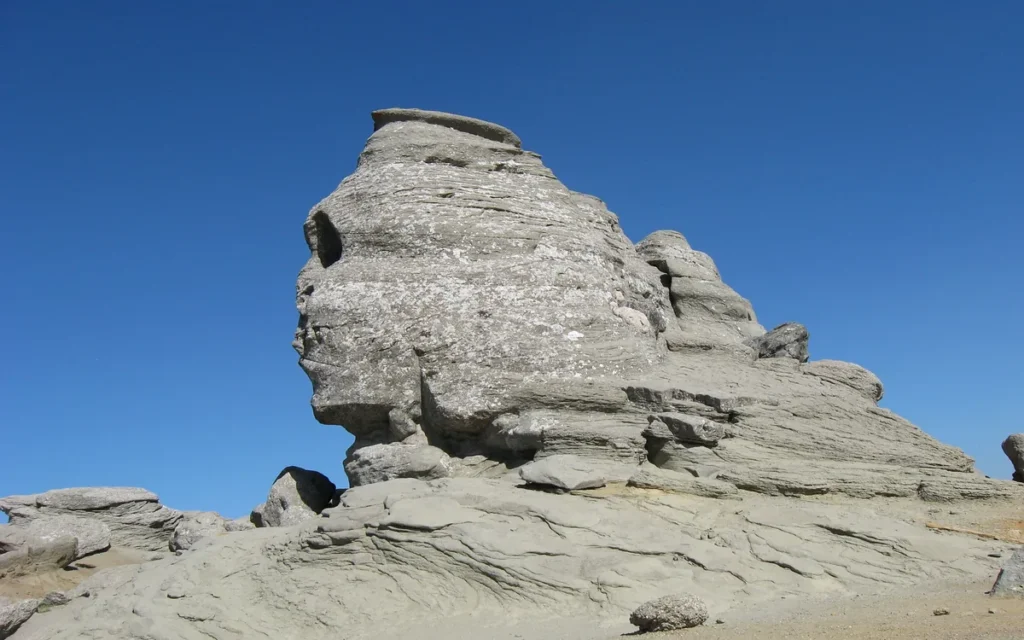 Sfinxul de pe Platoul Bucegi, obiectiv montan din apropierea stațiunii Bușteni