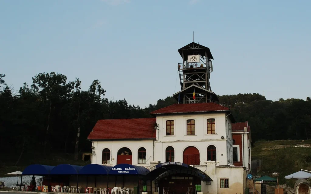 Clădirea de acces la Mina Unirea din Salina Slănic Prahova