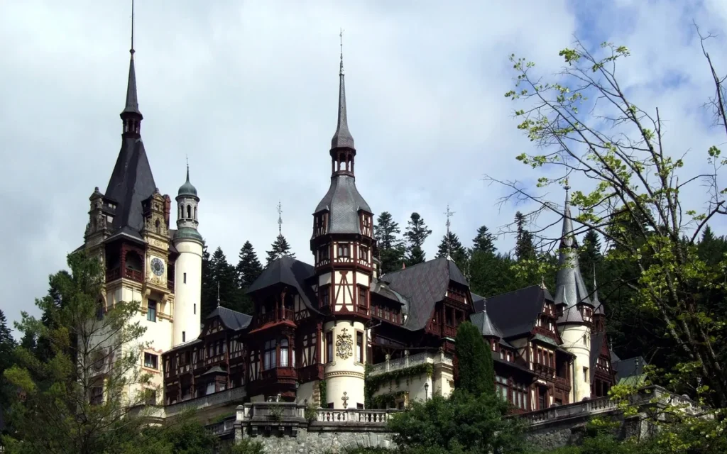 Castelul Peleș din Sinaia, obiectiv turistic de pe Valea Prahovei