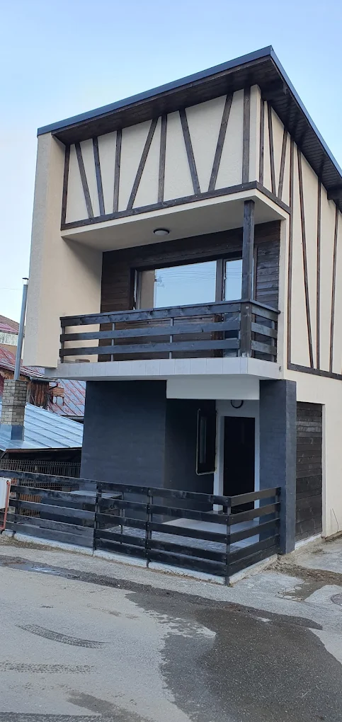 Casa Ama Bușteni, cazare aproape de Kalinderu