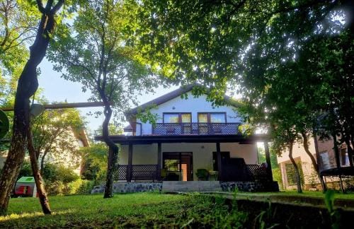 Casa Vlazilor, cazare în Breaza