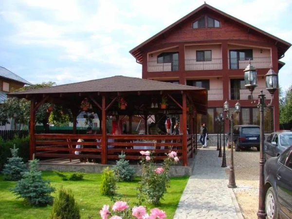 Pensiunea și restaurantul Casa David din Breaza