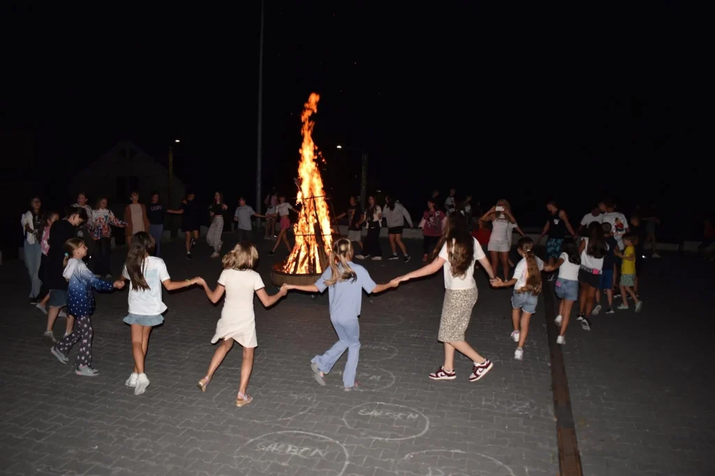 Carpat Inn Azuga – activitate de grup în tabără