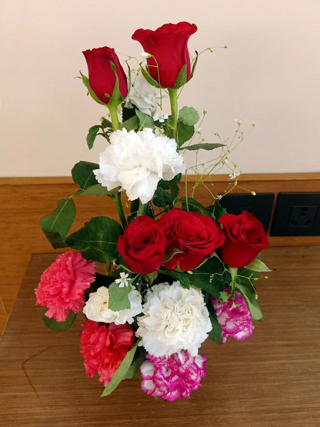 Buchet festiv de trandafiri pentru Nunta de Aur