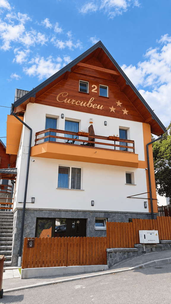 Fațada Curcubeu 2