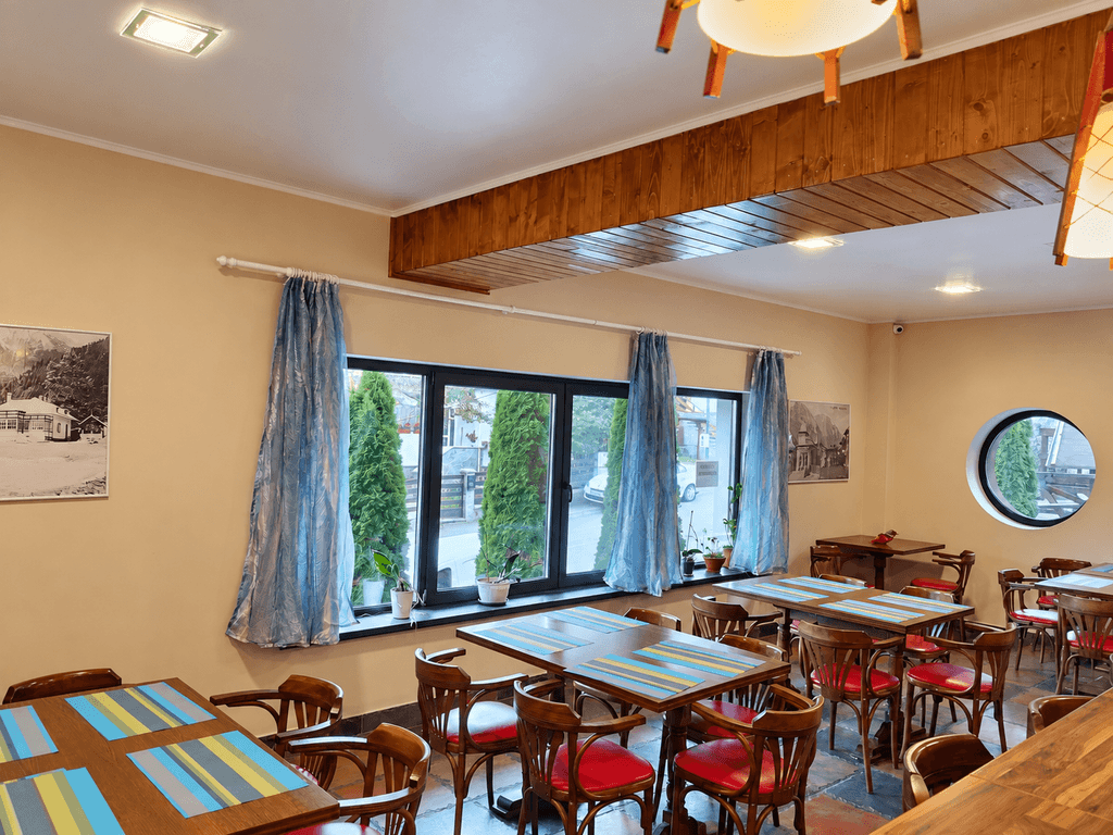 Sala de mese Curcubeu 1