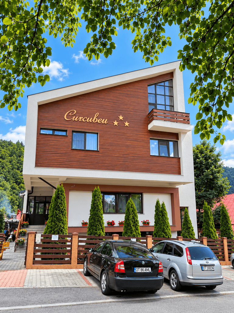 Fațada Curcubeu 1